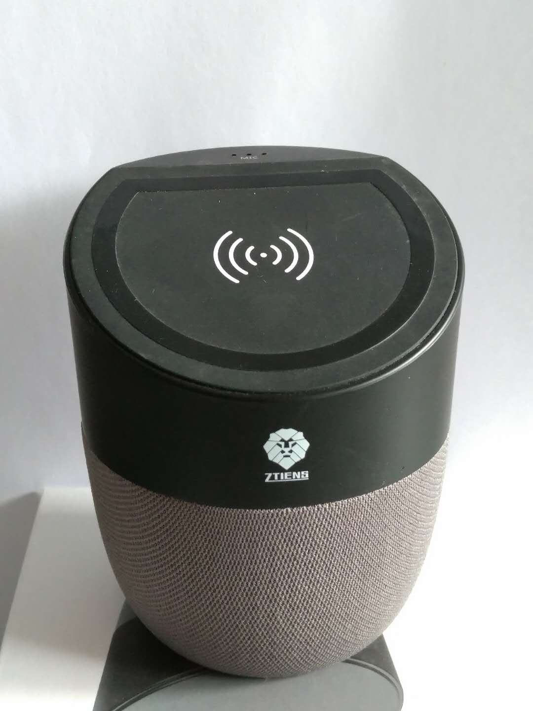 無線充電藍牙音響 02